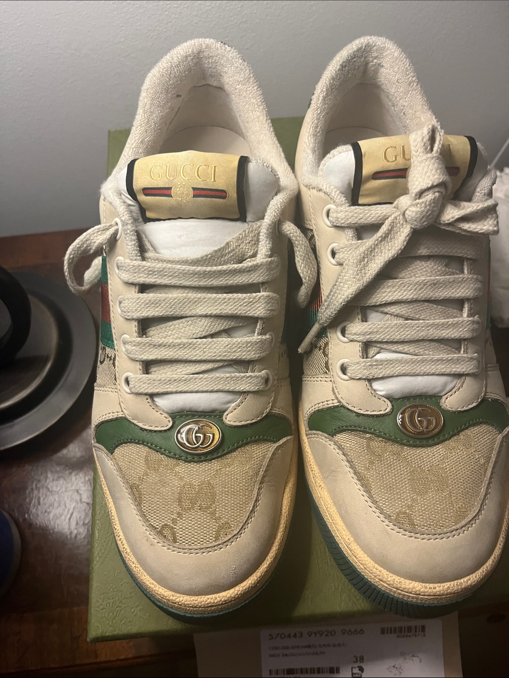 Gucci women’s Cream & Green Low-Top GG-Accent Sneakers
